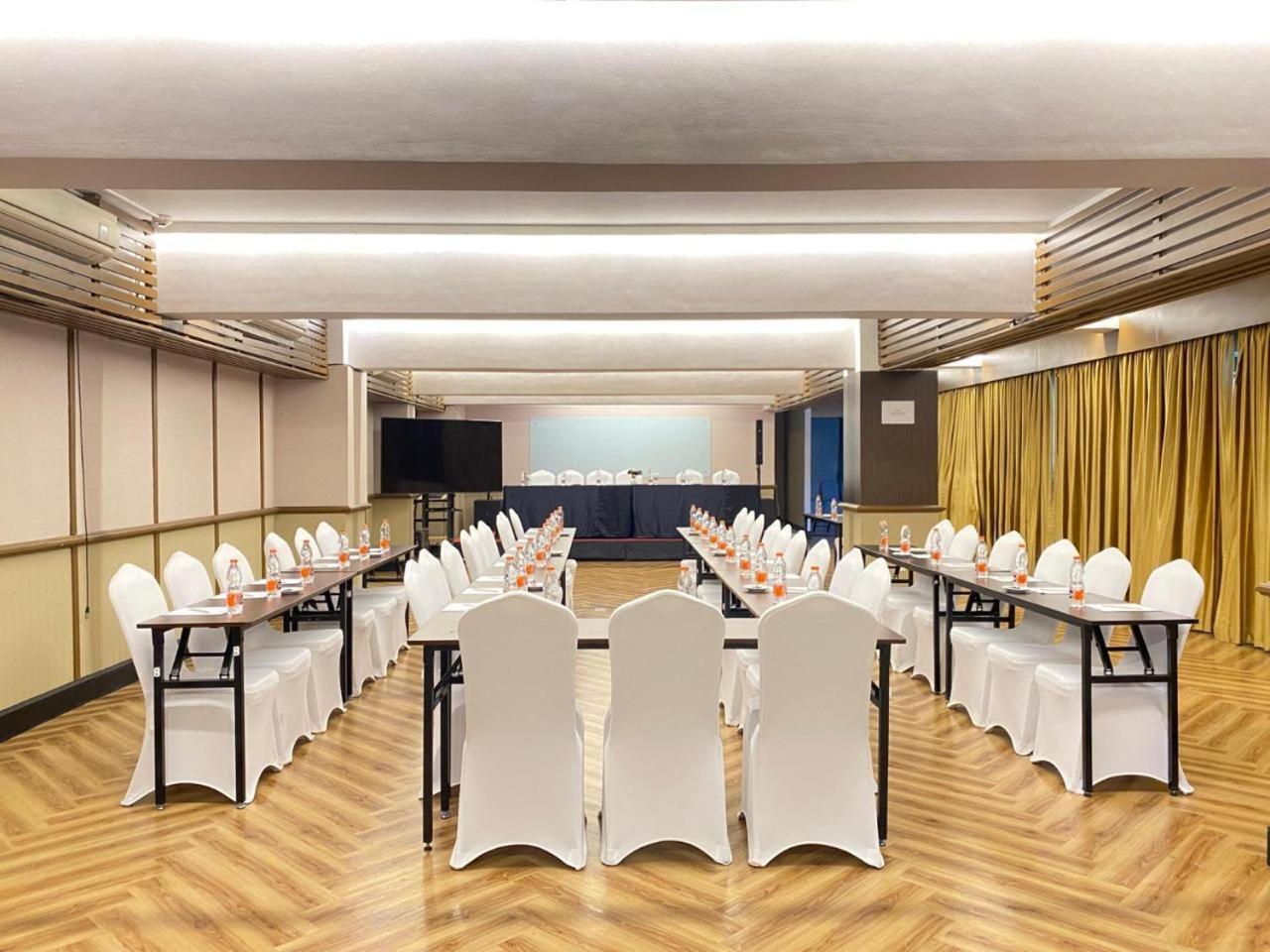 All Nite And Day Hotel Alam Sutera Serpong Exterior foto
